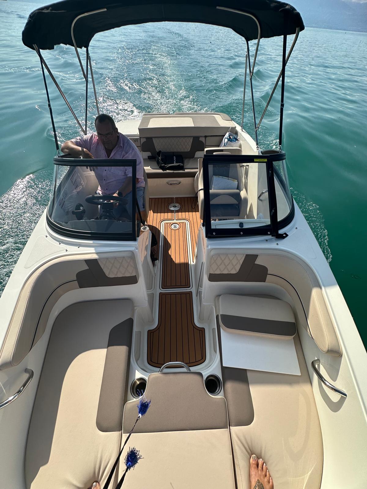 Bayliner VR4 sur le lac Léman, Lausanne